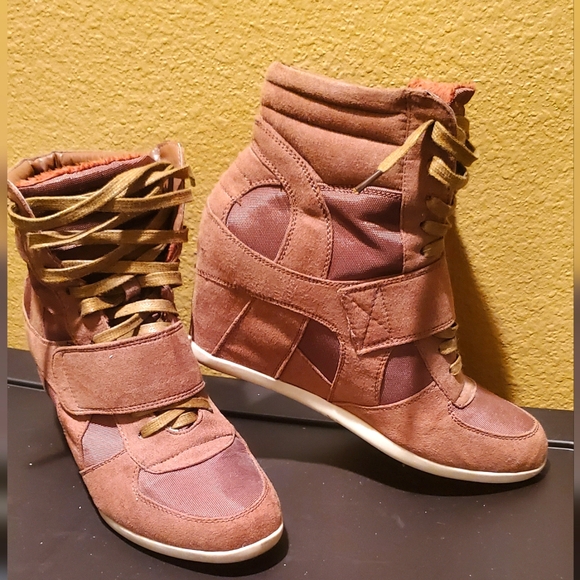 Women's Wedge Hightop Sneaker - Picture 1 of 4
